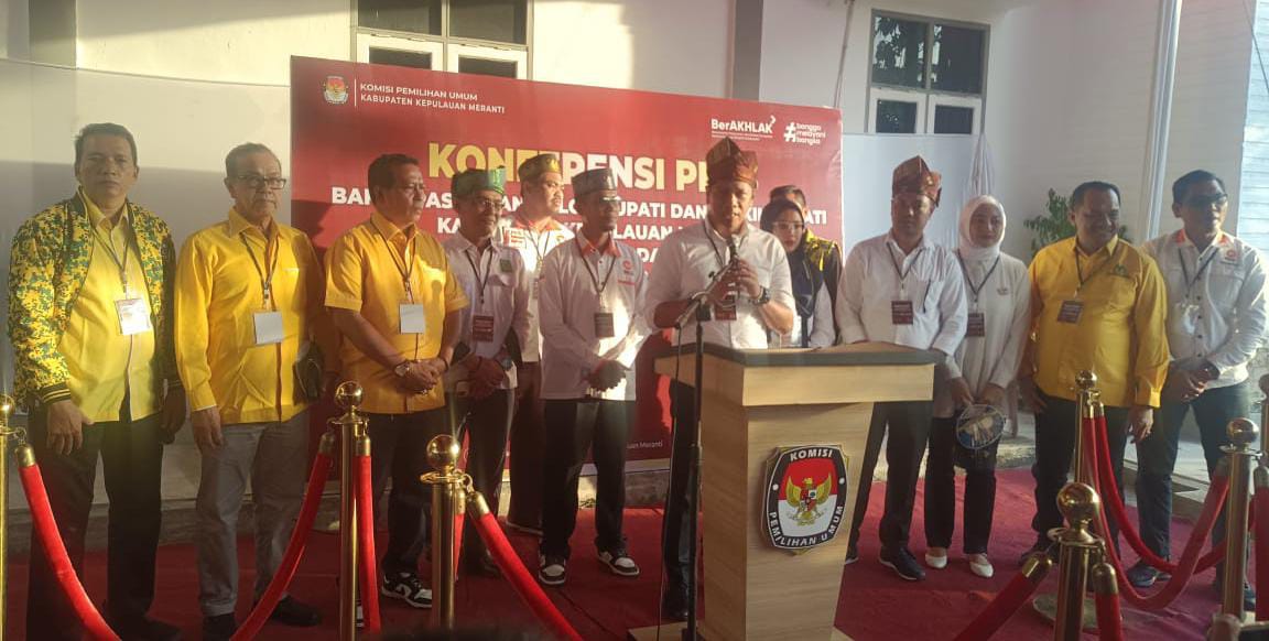 Paslon Mahmuzin - Iskandar Daftar Ke KPU, Usung Konsep 'Menebas' Bangun Meranti