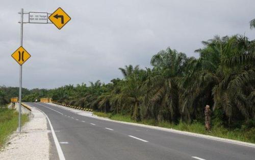 DPRD Riau Minta Jalan Lintas Pekanbaru - Perawang Pasang Portal