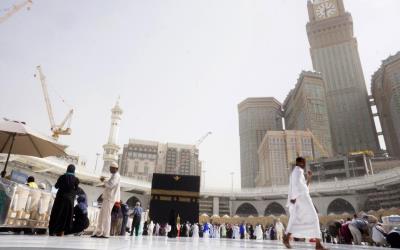 Arab Saudi: Jamaah yang Divaksin Diizinkan Umrah 