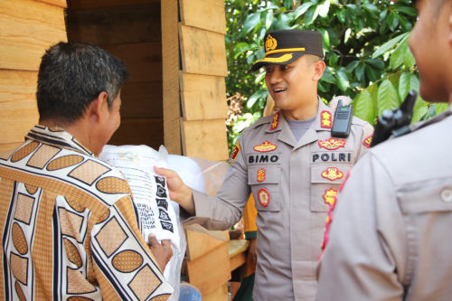 Polres Bengkalis Bersama IPTB Bangun RLH dan Bagikan Sembako untuk Warga