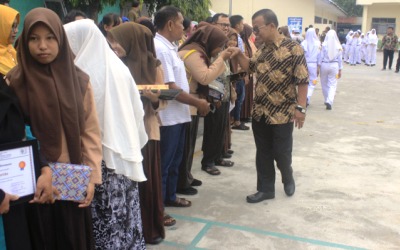 SMK Negeri 1 Kisaran Serahkan Penghargaan ke Siswa