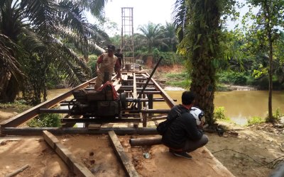 Jembatan Pejangki Inhu Tak Kunjung Selesai