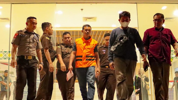 Pasutri Jaksa-Polisi di Riau Tersangka Suap Kasus Narkoba Nyaris Rp 1 M