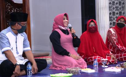 Rahma Serahkan Bantuan Alat Musik Kompang