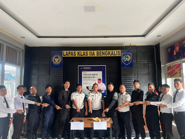 Sisir Kamar Hunian Napi, Petugas Sita Phone Holder Colokan Sambung