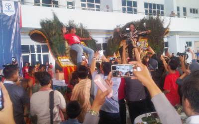 Hebohnya Atraksi Reyog dari Alumni SMAN 1 Ponorogo di Jakarta