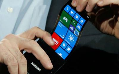 Ponsel Layar Lipat Samsung Segera Meluncur di MWC 2019
