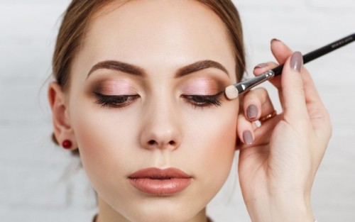 3 Kebiasaan Makeup Ini, Bikin Wajah Keriput!