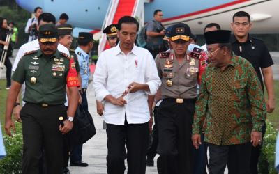 Jokowi Saksikan Peremajaan Sawit Rakyat di Riau 