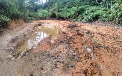 Sejumlah Ruas Jalan Desa di Inhu Mengalami Rusak Berat