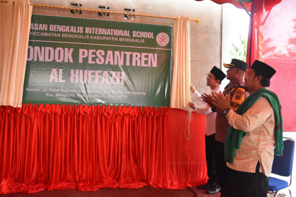 Bupati Bengkalis Resmikan Pondok Pesantren Al Huffazh di Rimba Sekampung