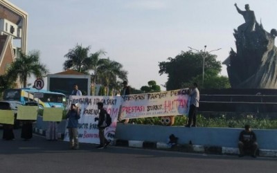 Mahasiswa Tolak Pemerintah Provinsi Riau Berhutang