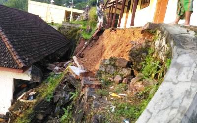 Tanah Longsor di Ponorogo Terjang Dua Kecamatan