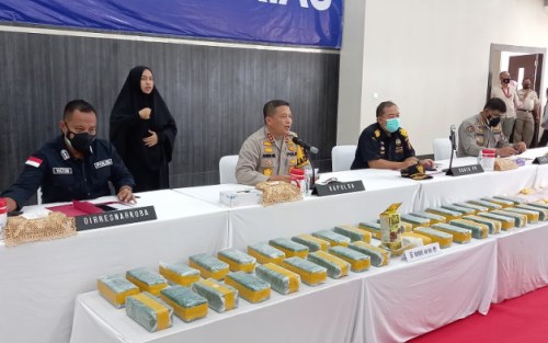 Polda Riau Tangkap Sabu 40 Kg Asal Malaysia