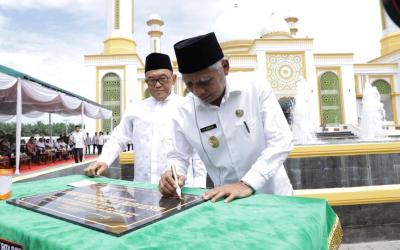 Plt Bupati Asahan Resmikan Masjid H. Achmad Bakrie Kisaran