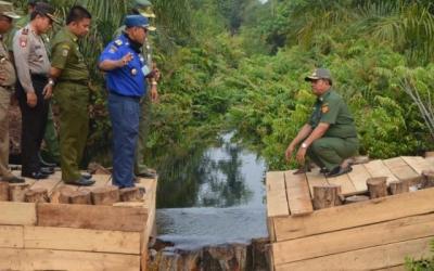 Blocking Kanal di Desa Wonosari Bengkalis Jadi Pilot Project