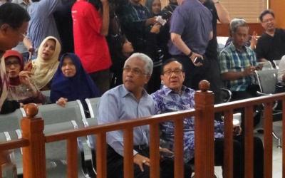 Akbar Tanjung Hadiri Sidang Praperadilan Irman Gusman