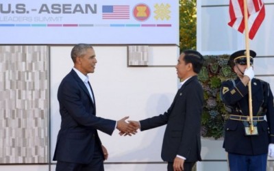 Jokowi Disambut Obama Saat Hadiri KTT ASEAN-AS