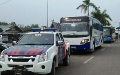 Bus CJH Pelalawan Rombongan Ketua DPRD Ditabrak Minibus