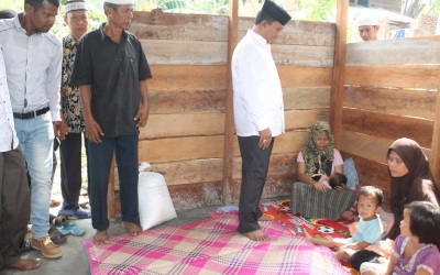 Baitul Mal Bireuen Salurkan Bantu Rumah Janda Miskin