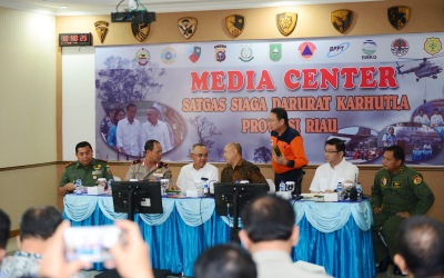 Gubri Pimpin Rapat Evaluasi Karlahut di Lanud