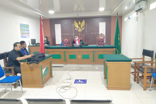 Diduga Wanprestasi Iwan Sakai dan istrinya Digugat Adira