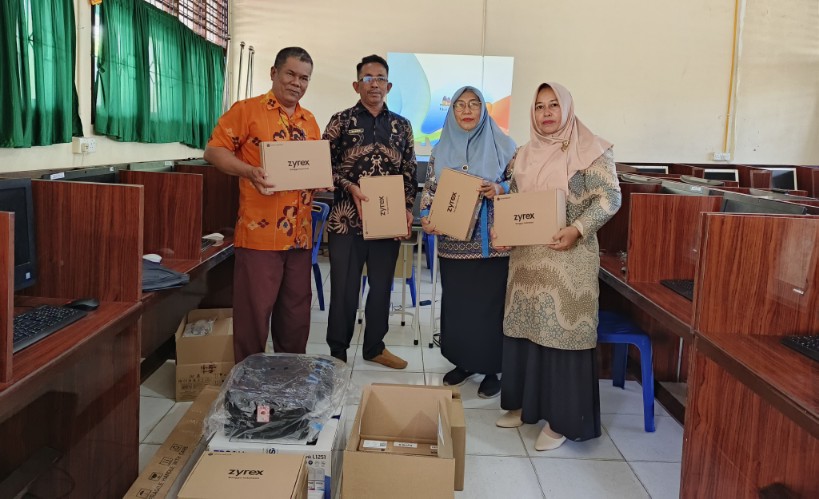 Disalurkan Ke Sekolah, TIK dan Media Pembelajaran Sudah Bisa Dipergunakan