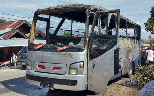 Bus Berpenumpang 25 Orang Hangus Terbakar di Solok