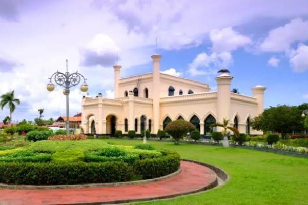 Bupati Afni Minta Dinas Pariwisata Alokasi Anggaran Revitalisasi Istana Siak