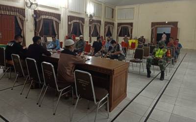 Camat Sungai Apit Terapkan Protokoler Kesehatan untuk Pedagang