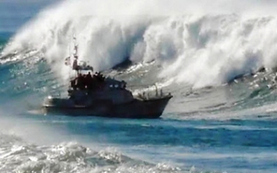 Ombak Besar Hajar Bali, Sejumlah Restoran Mewah Rusak