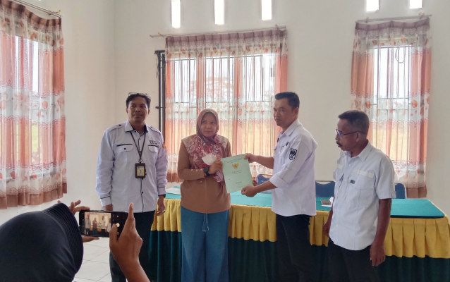 321 Warga Kelurahan Sungai Mempura Terima Sertifikat Tanah Gratis