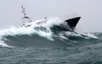 Waspadai Gelombang Tinggi Hingga 4 Meter di Indonesia