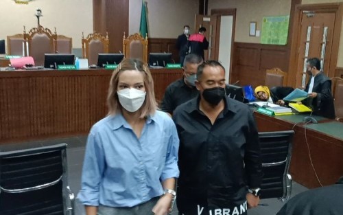 Nia Ramadhani dan Ardi Bakrie Bebas dari Rehabilitasi 