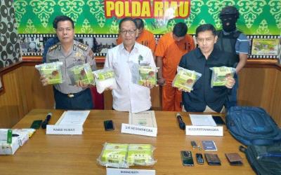 Pambang Pintu Masuk Narkoba, 8 Kg Shabu Ditangkap Polda Riau