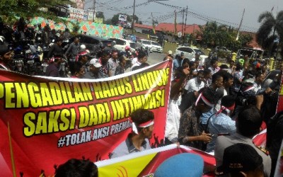 Massa Pendukung Amril Mukminin Minta Toro Ditahan