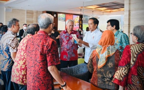 Usai Gaduh soal Ijazah, Jokowi Temui Teman Kuliah di Yogyakarta