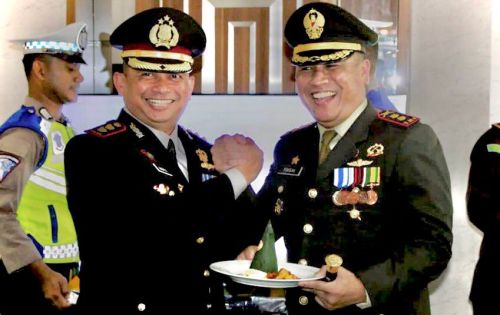 HUT TNI ke-78, Kapolres Siak Berikan Kejutan untuk Dandim 0322/Siak