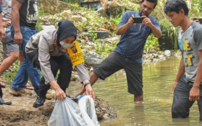 Kapolresta Padangsidempuan dan Pemko Tabur Benih Ikan