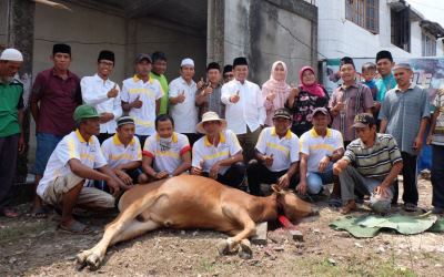 Abdul Wahid Sumbang 5 Ekor Hewan Kurban di Inhil