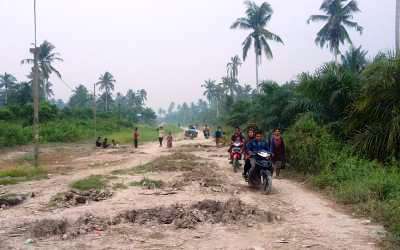 Jalan Lintas Provinsi di Kecamatan Palika Terbengkalai