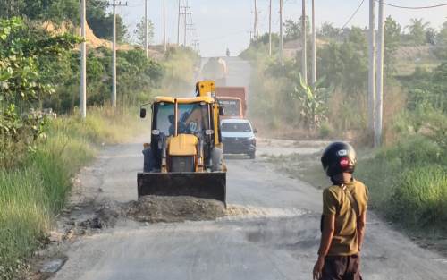 Empat Perusahaan di Inhu Perbaiki Ruas Jalan Elak 