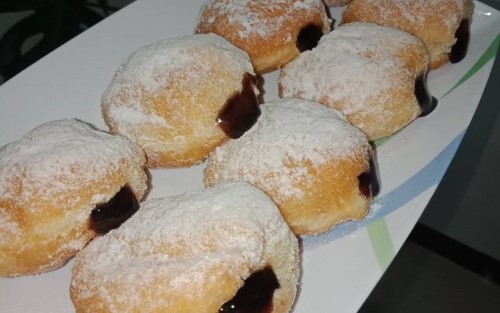 Cara Membuat Bomboloni Empuk dan Mengembang 