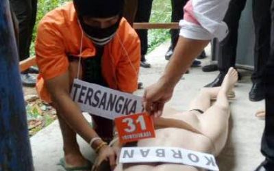 Rekonstruksi Pembunuhan di Rupat Utara, Bayu Dihabisi Heri