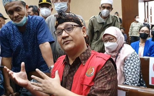 Jalani Sidang Perdana, Edy Mulyadi: Saya Minta Maaf