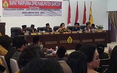 Anggota DPRD Samosir Periode 2019-2024 Resmi Dilantik