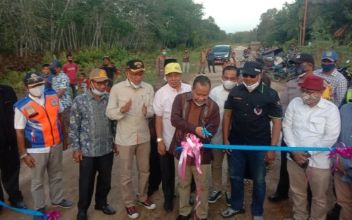 Pemanfaatan Jalan Lukun-Sungai Tohor Diresmikan Bupati