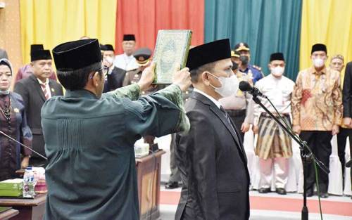 Sabarudi Resmi Dilantik sebagai Ketua DPRD Kota Pekanbaru