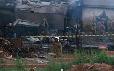 Pesawat Militer Pakistan Jatuh, 12 Warga Sipil Tewas