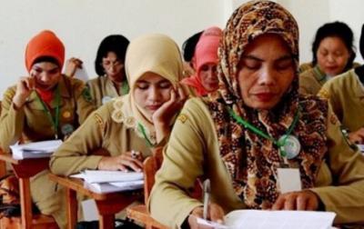 Pembayaran Sertifikasi Guru Terkendala SK Pusat